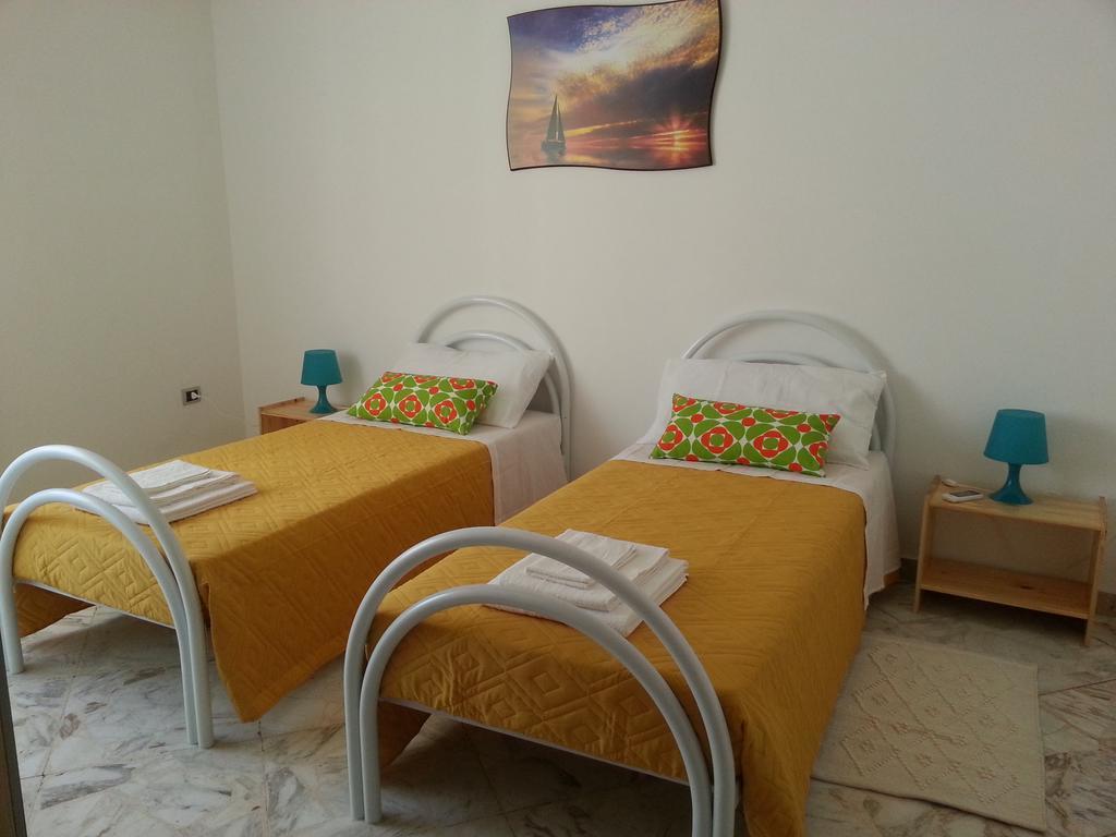 La Via Del Mare - Acireale Centro Storico Apartment Cameră foto