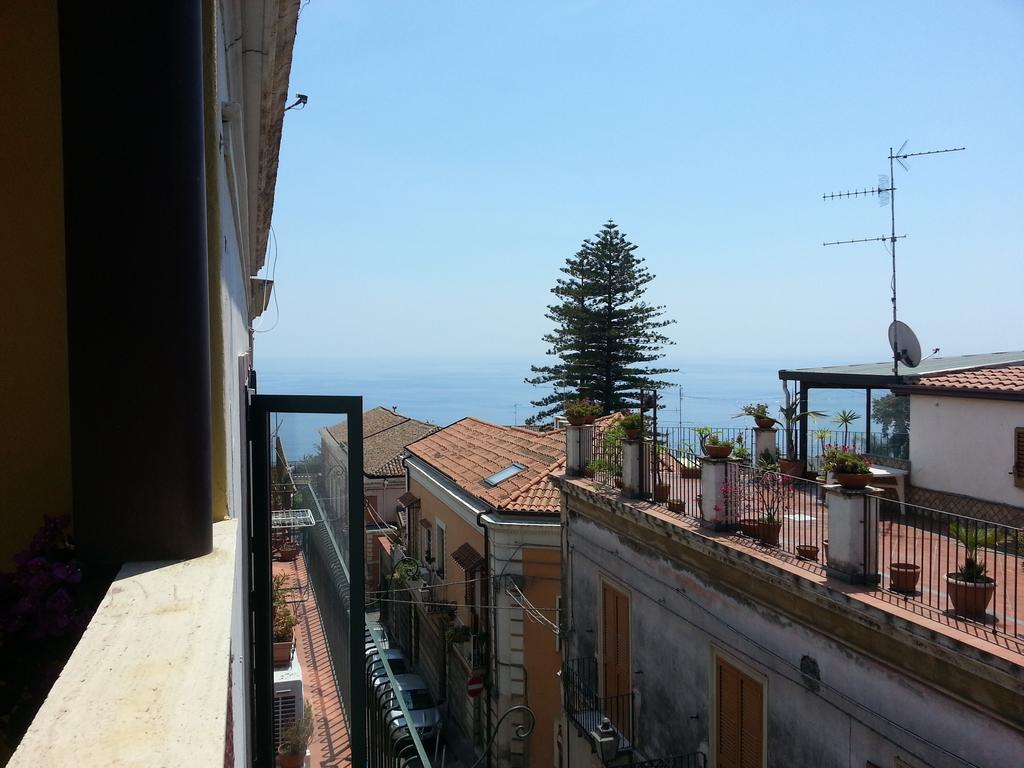 La Via Del Mare - Acireale Centro Storico Apartment Cameră foto