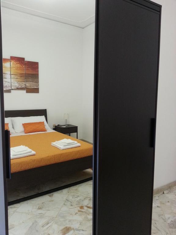 La Via Del Mare - Acireale Centro Storico Apartment Cameră foto
